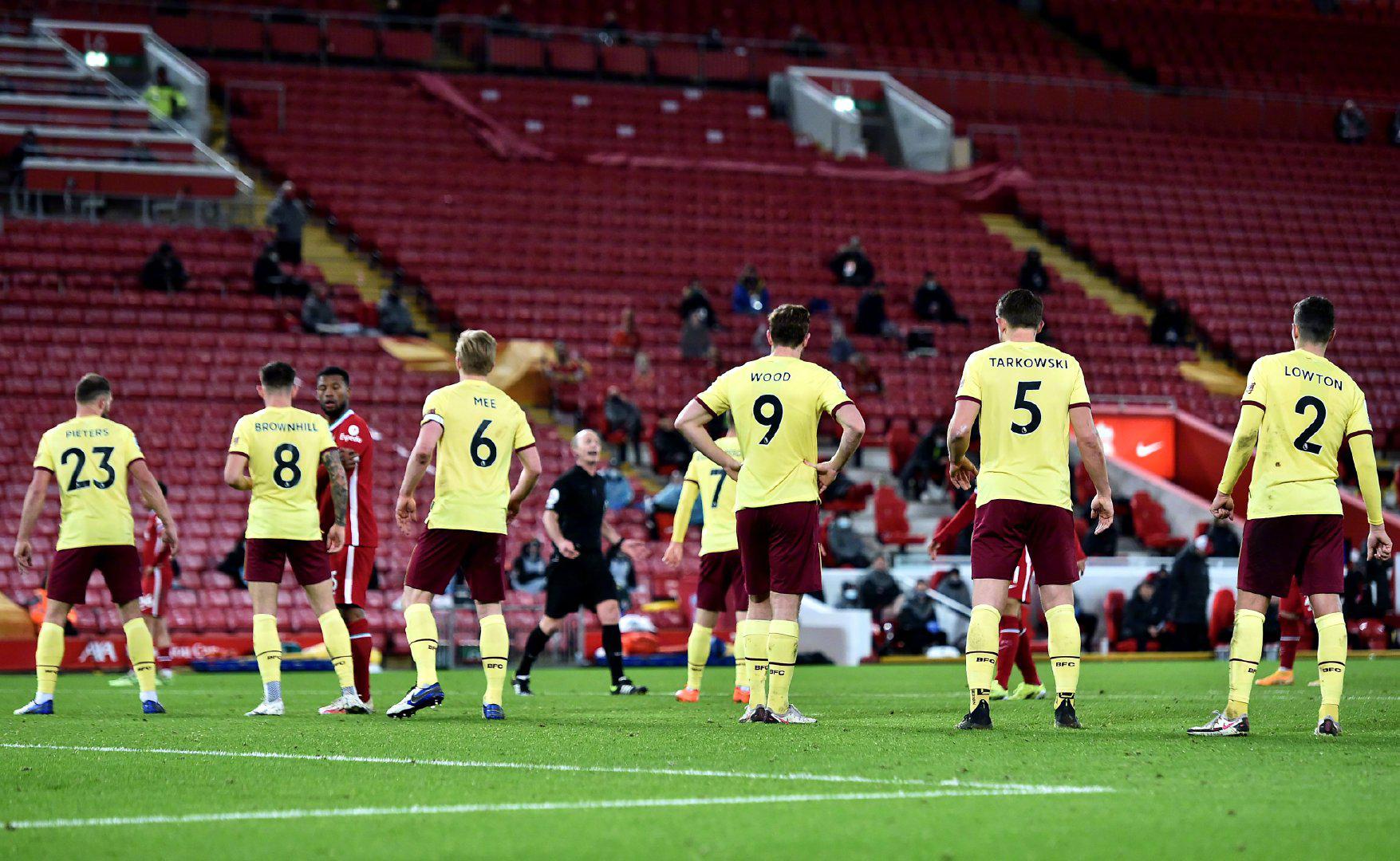 台上展现自 台上展现自